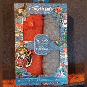 NWT Ed Hardy 2 pc soap bags (070124D)
